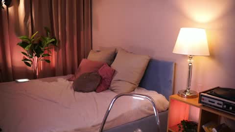 Snapshot of come_in_bed chatting on 6, 5, 2026 Audrey online show from 6, 5, 2026