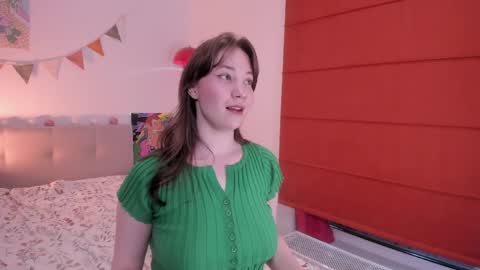 Snapshot of come_in_bed chatting on 22, 5, 2026 Audrey online show from 22, 5, 2026
