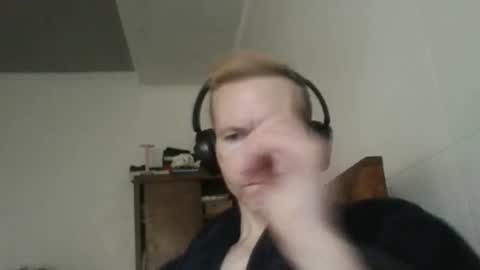 Snapshot of comecontrol chatting on 15, 9, 2025 comecontrol online show from 15, 9, 2025