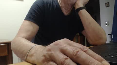 Snapshot of comemivuoi2 chatting on 13, 4, 2026 comemivuoi2 online show from 13, 4, 2026