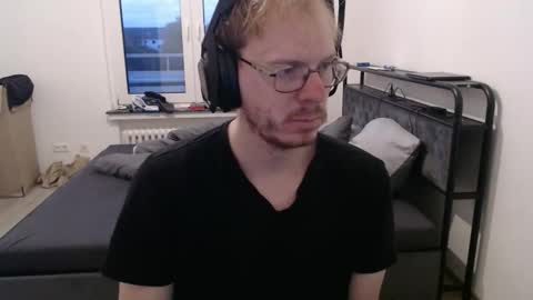 Snapshot of commanderchip chatting on 25, 10, 2025 commanderchip online show from 25, 10, 2025