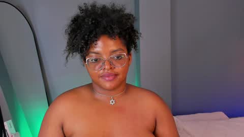 conielaurenth online show from 30, 1, 2025