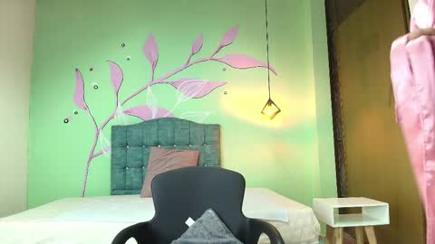 C O N N I E online show from 14, 2, 2025