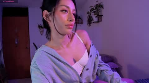 Snapshot of connie_deep chatting on 7, 1, 2025 connie online show from 7, 1, 2025