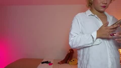 Snapshot of connie_varela chatting on 19, 5, 2026 new account online show from 19, 5, 2026