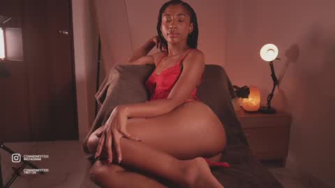 Snapshot of connie_west0 chatting on 15, 12, 2024 independent model online show from 15, 12, 2024