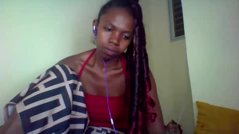 Snapshot of coquine_lara chatting on 19, 4, 2026 coquine_lara online show from 19, 4, 2026