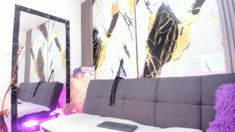 sophie online show from 25, 1, 2025