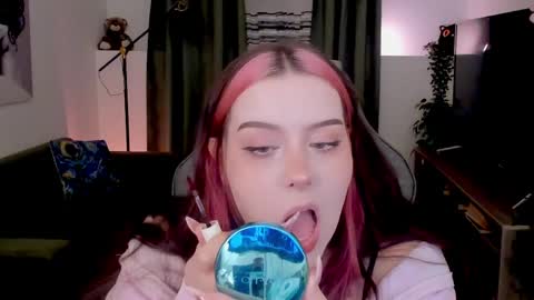 little girl who is always right or just Cora online show from 25, 4, 2026