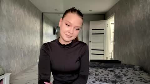 Snapshot of corinakannenberg chatting on 13, 5, 2026 Kiki online show from 13, 5, 2026