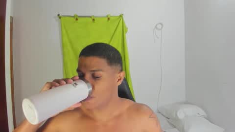 Snapshot of corzoethan chatting on 27, 4, 2026 Ethan online show from 27, 4, 2026