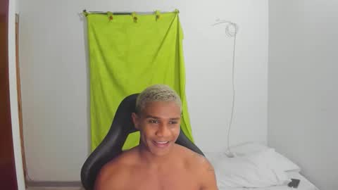 Snapshot of corzoethan chatting on 18, 5, 2026 Ethan online show from 18, 5, 2026