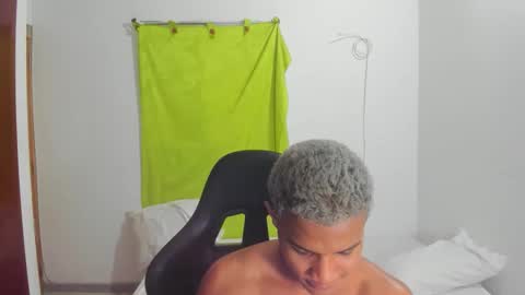 Snapshot of corzoethan chatting on 24, 5, 2026 Ethan online show from 24, 5, 2026