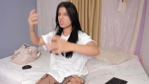 Snapshot of cositarika__ chatting on 28, 6, 2026 Lunita online show from 28, 6, 2026