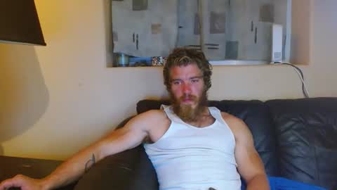 Snapshot of couplaloverz chatting on 25, 10, 2025 Tony online show from 25, 10, 2025