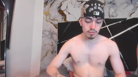 couple_in_heat_ online show from 24, 3, 2026