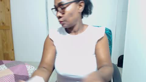 Snapshot of couplehot4uxx chatting on 15, 2, 2026 luckyalysonXXX online show from 15, 2, 2026