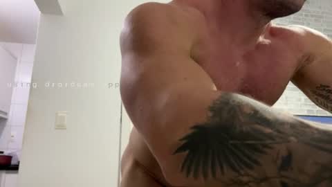 Snapshot of couplemuscle40 chatting on 14, 7, 2026 couplemuscle40 online show from 14, 7, 2026