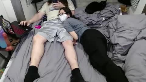 couplenxtdoor351 online show from 13, 3, 2026