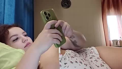 Snapshot of courteous_raspberrrry chatting on 21, 10, 2025 Rose Roys my online show from 21, 10, 2025