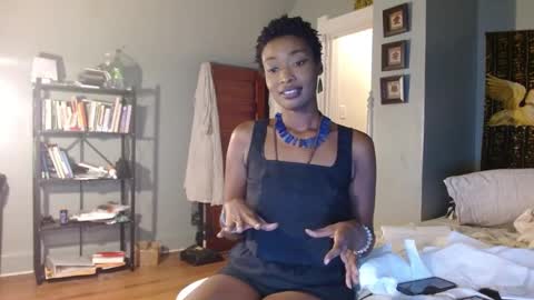 Courtney online show from 11, 10, 2025