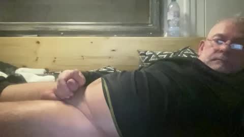 crapaud75018 online show from 11, 1, 2026