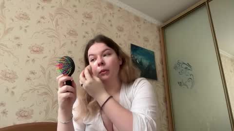 Snapshot of crave_elise chatting on 18, 9, 2025 Elise online show from 18, 9, 2025