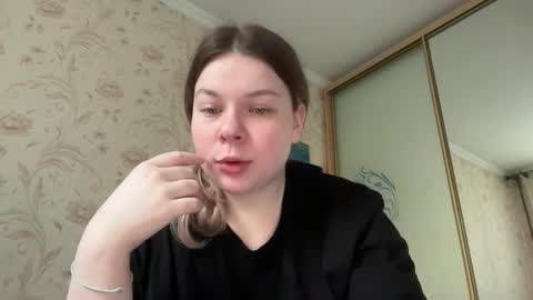 Snapshot of crave_elise chatting on 21, 9, 2025 Elise online show from 21, 9, 2025