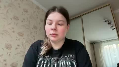 Snapshot of crave_elise chatting on 26, 9, 2025 Elise online show from 26, 9, 2025