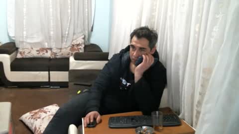 crazy____boy09 online show from 4, 3, 2026