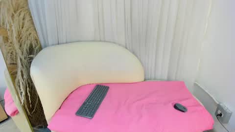 Snapshot of crazy_girl___ chatting on 9, 7, 2026 crazy_girl___ online show from 9, 7, 2026