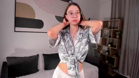 Snapshot of crazy_selfi chatting on 9, 3, 2026 Emma online show from 9, 3, 2026