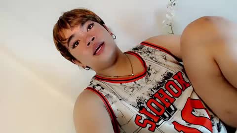 Hot Ayisha online show from 4, 2, 2025