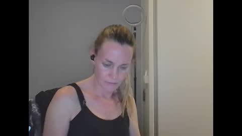 Anny online show from 5, 12, 2025