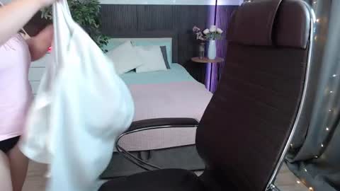 Snapshot of crazyy_girl_ chatting on 22, 6, 2026 Crazyy Girl online show from 22, 6, 2026