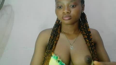 Snapshot of creamy_babyx chatting on 24, 5, 2026 Creamy babyx online show from 24, 5, 2026