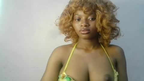 Snapshot of creamy_babyx chatting on 8, 6, 2026 Creamy babyx online show from 8, 6, 2026