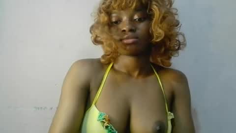 Snapshot of creamy_babyx chatting on 18, 6, 2026 Creamy babyx online show from 18, 6, 2026