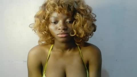 Snapshot of creamy_babyx chatting on 23, 6, 2026 Creamy babyx online show from 23, 6, 2026