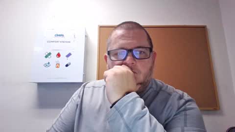 Snapshot of creeeping_death chatting on 15, 12, 2024 The hopeless romantic online show from 15, 12, 2024