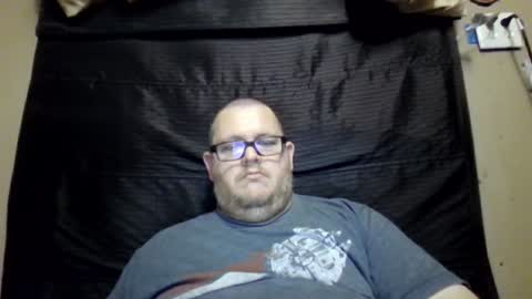 Snapshot of creeeping_death chatting on 1, 1, 2025 The hopeless romantic online show from 1, 1, 2025