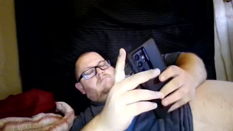 Snapshot of creeeping_death chatting on 1, 1, 2025 The hopeless romantic online show from 1, 1, 2025