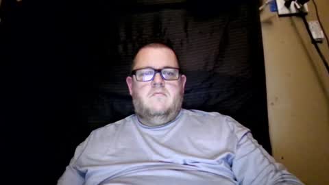 Snapshot of creeeping_death chatting on 30, 1, 2025 The hopeless romantic online show from 30, 1, 2025