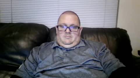 Snapshot of creeeping_death chatting on 19, 2, 2025 The hopeless romantic online show from 19, 2, 2025