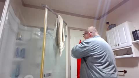 Snapshot of creeeping_death chatting on 28, 2, 2025 The hopeless romantic online show from 28, 2, 2025