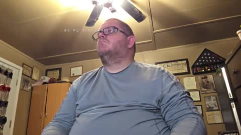 Snapshot of creeeping_death chatting on 7, 3, 2025 The hopeless romantic online show from 7, 3, 2025