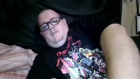 Snapshot of creeeping_death chatting on 22, 9, 2025 The hopeless romantic online show from 22, 9, 2025