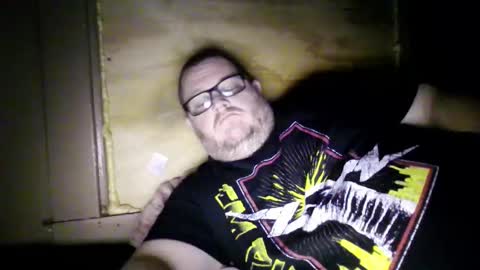 Snapshot of creeeping_death chatting on 11, 11, 2025 The hopeless romantic online show from 11, 11, 2025