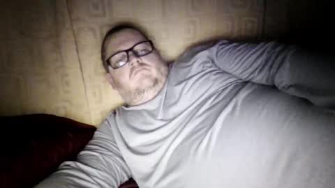 Snapshot of creeeping_death chatting on 15, 1, 2026 The hopeless romantic online show from 15, 1, 2026
