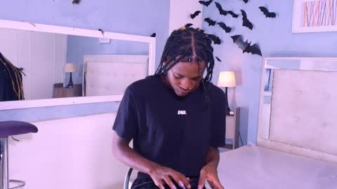 CriisBrown  online show from 4, 11, 2025